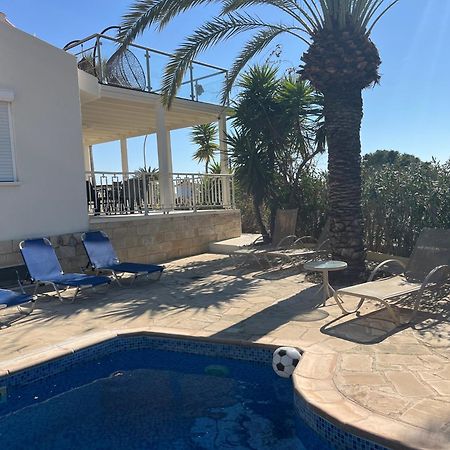 Villa Neyla Four Bedroom Coral Bay Beach Front Екстериор снимка