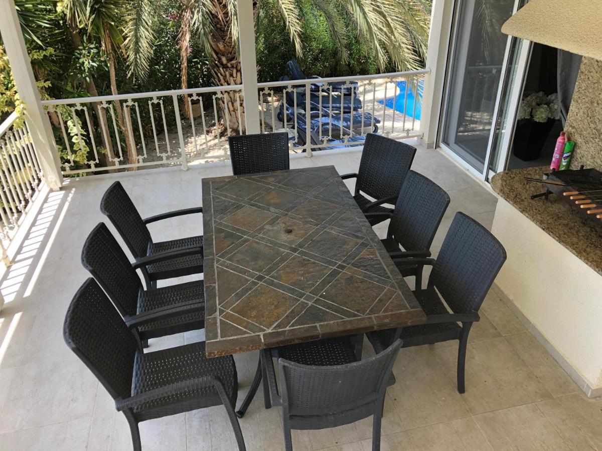Villa Neyla Four Bedroom Coral Bay Beach Front Екстериор снимка
