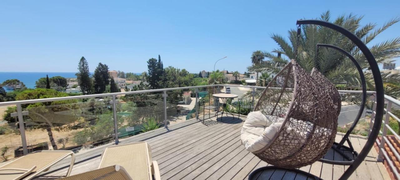 Villa Neyla Four Bedroom Coral Bay Beach Front Екстериор снимка