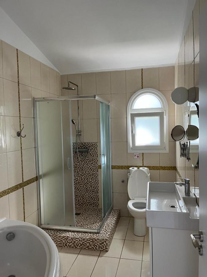 Villa Neyla Four Bedroom Coral Bay Beach Front Екстериор снимка