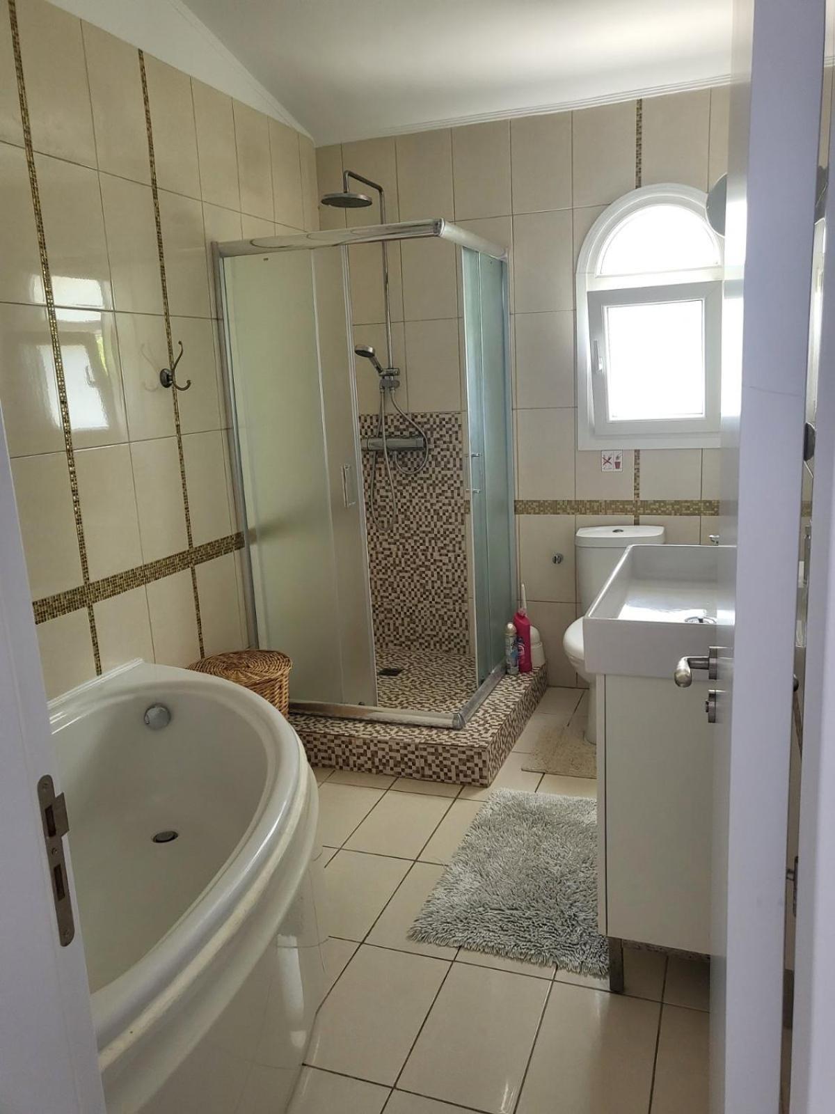 Villa Neyla Four Bedroom Coral Bay Beach Front Екстериор снимка