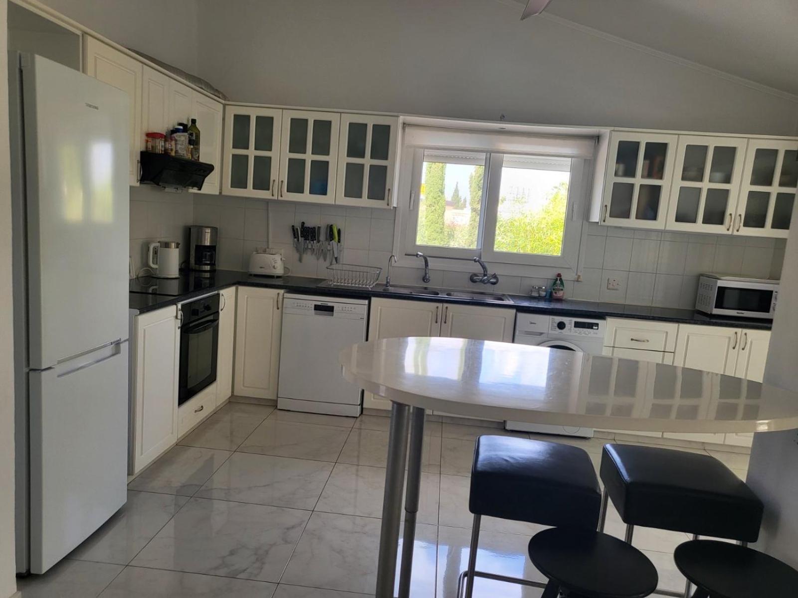 Villa Neyla Four Bedroom Coral Bay Beach Front Екстериор снимка