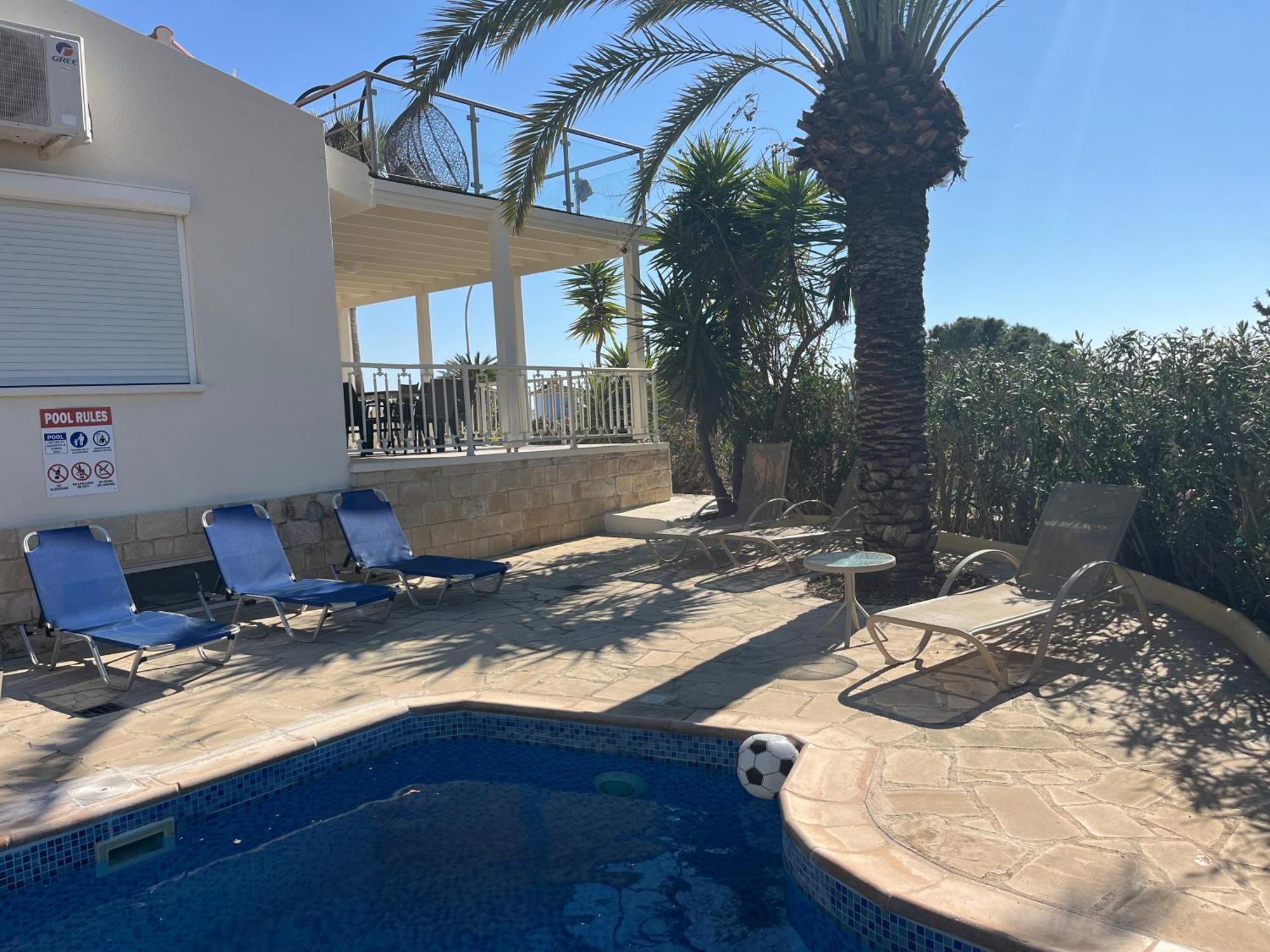Villa Neyla Four Bedroom Coral Bay Beach Front Екстериор снимка